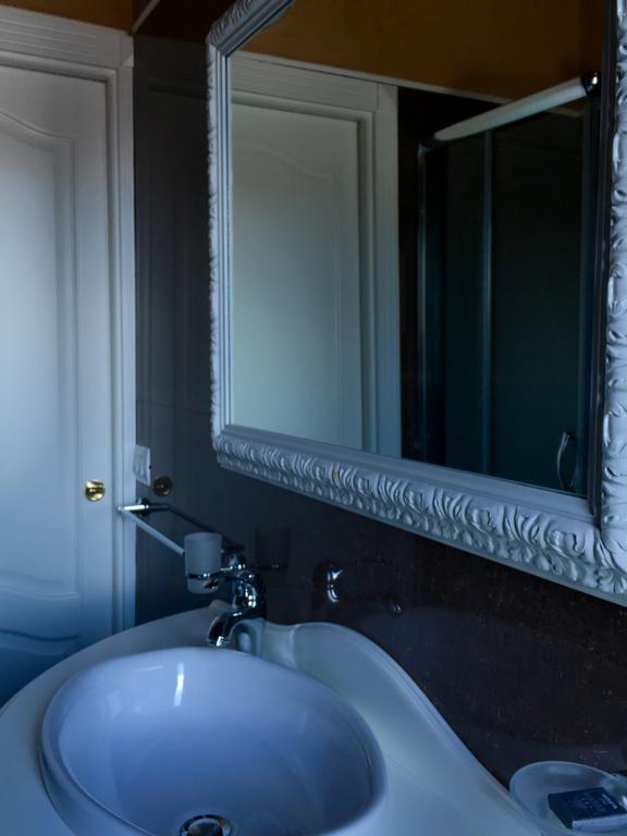 Palazzo Eliss Margherita Di Savoia Room photo